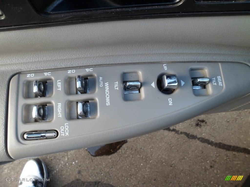 1996 Chevrolet Impala SS Controls Photo #59740118