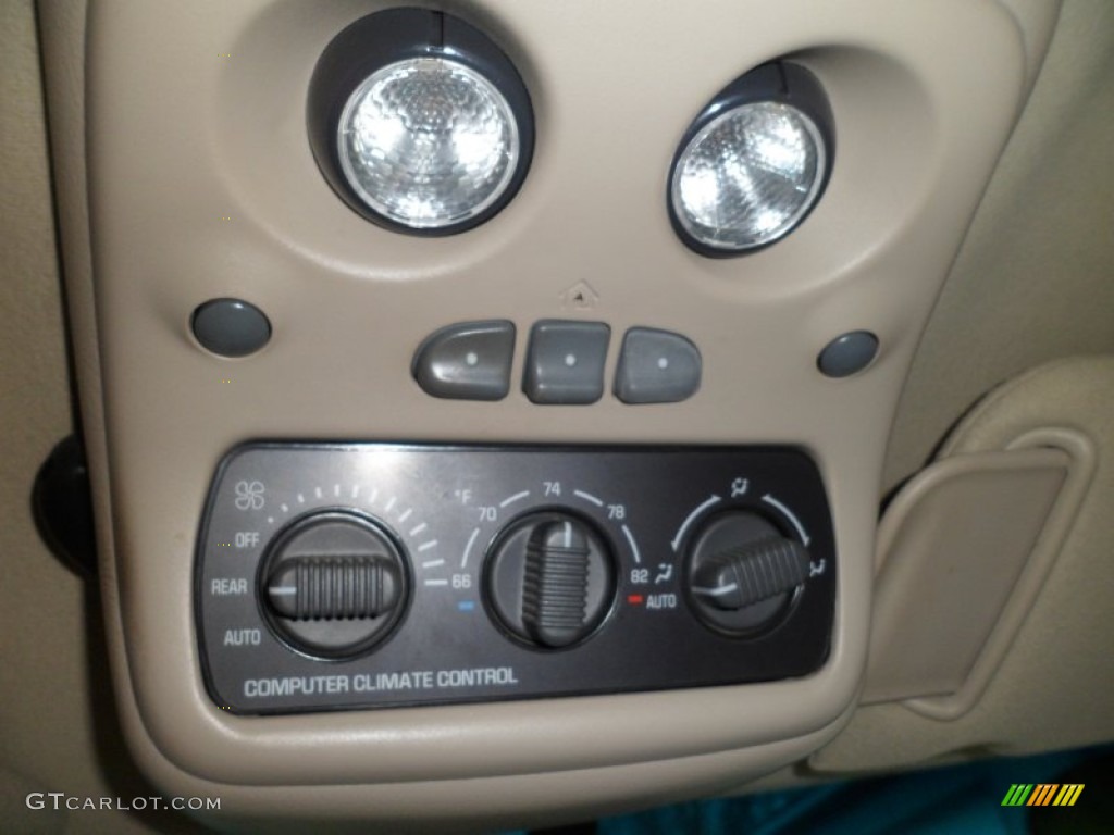 2001 Chevrolet Tahoe LT 4x4 Controls Photo #59740691