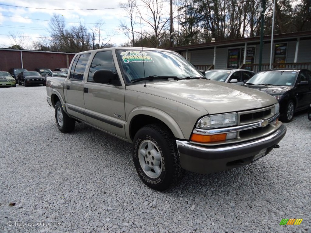 2001 S10 LS Crew Cab 4x4 - Light Pewter Metallic / Graphite photo #1