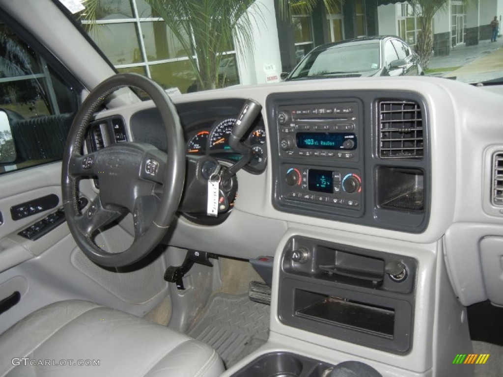 2004 Chevrolet Silverado 2500HD LT Crew Cab 4x4 Medium Gray Dashboard Photo #59742332