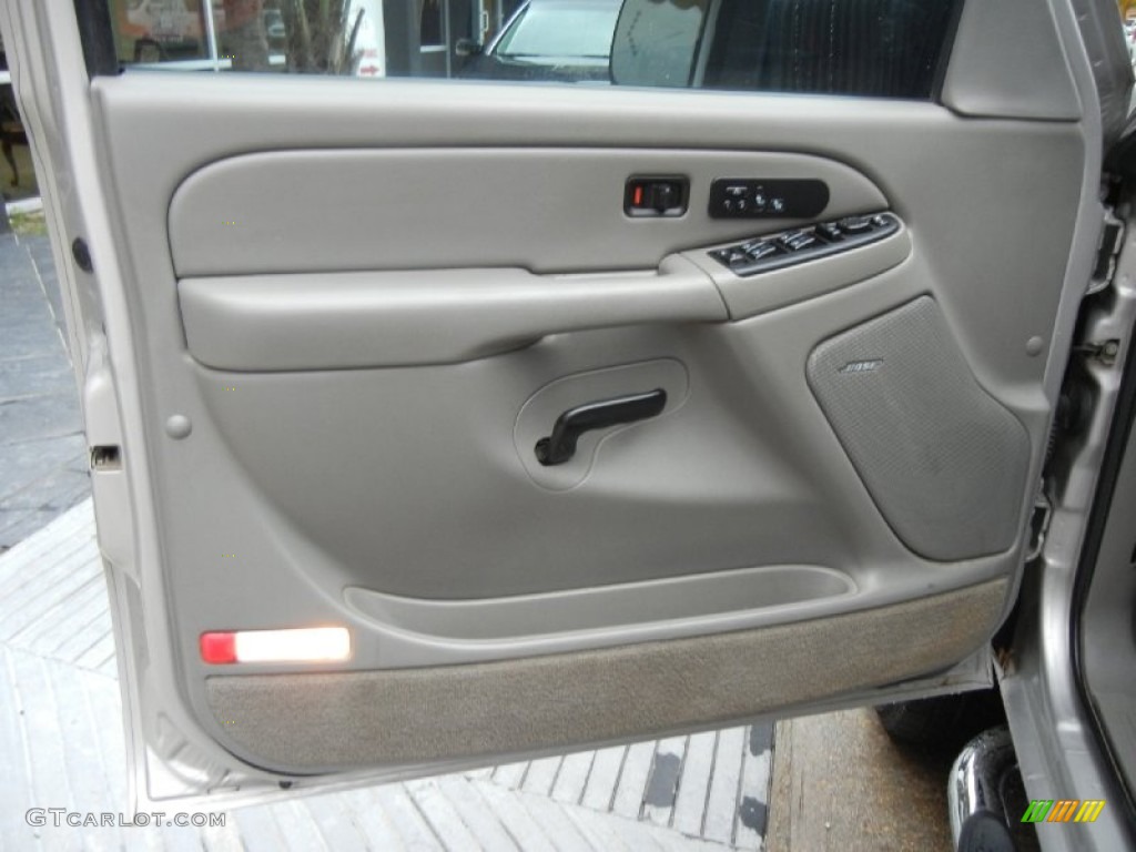 2004 Chevrolet Silverado 2500HD LT Crew Cab 4x4 Medium Gray Door Panel Photo #59742405