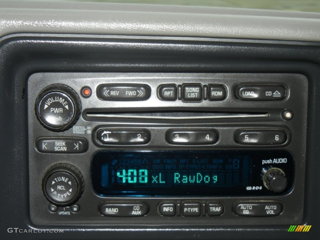 2004 Chevrolet Silverado 2500HD LT Crew Cab 4x4 Audio System Photo #59742449
