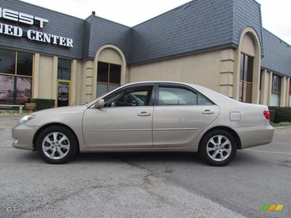 2006 Camry XLE V6 - Desert Sand Mica / Taupe photo #1