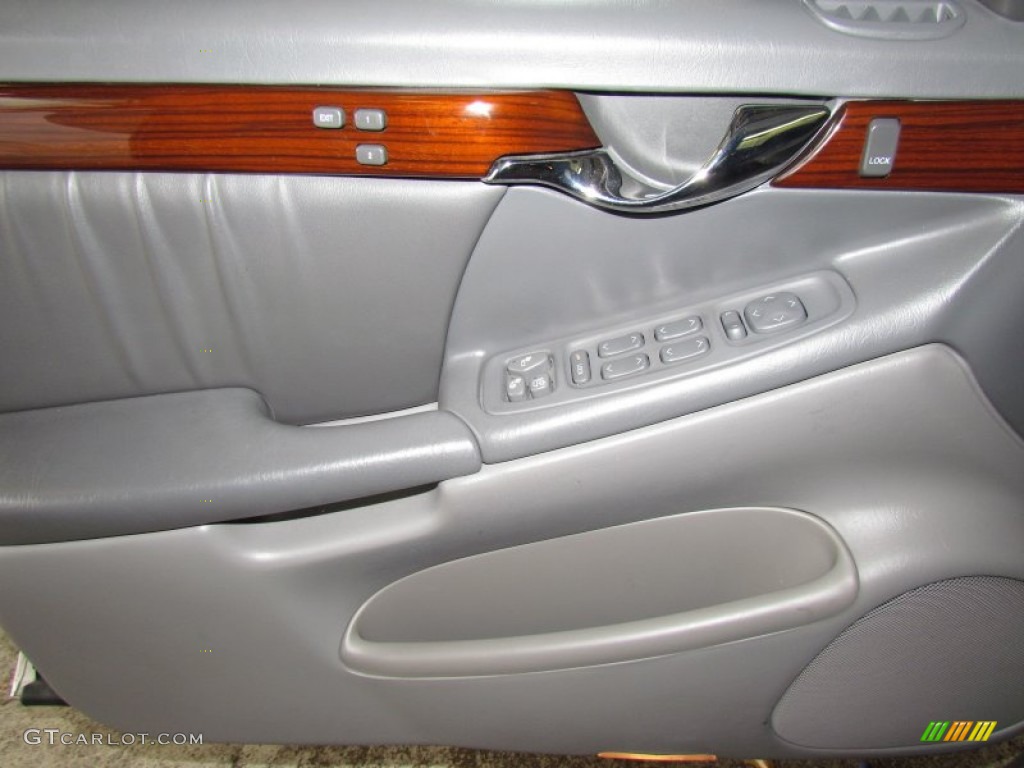 2005 Cadillac DeVille DHS Dark Gray Door Panel Photo #59742920