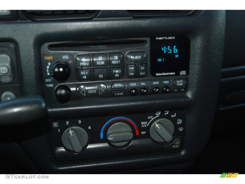 1998 Chevrolet Blazer LS 4x4 Audio System Photo #59750825
