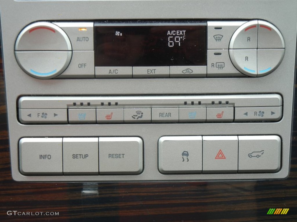 2009 Lincoln Navigator L Controls Photos