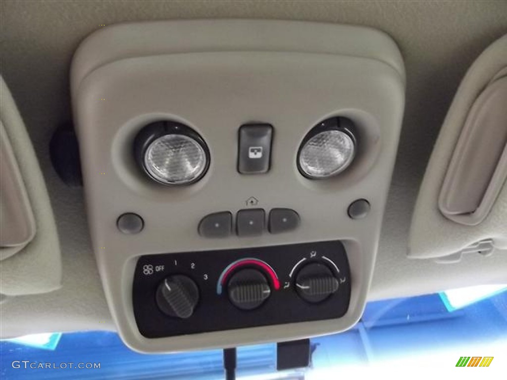2001 GMC Yukon SLE Controls Photo #59753333