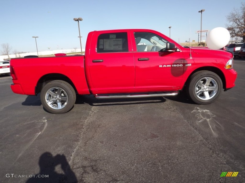 2012 Ram 1500 Express Crew Cab 4x4 - Flame Red / Dark Slate Gray/Medium Graystone photo #4