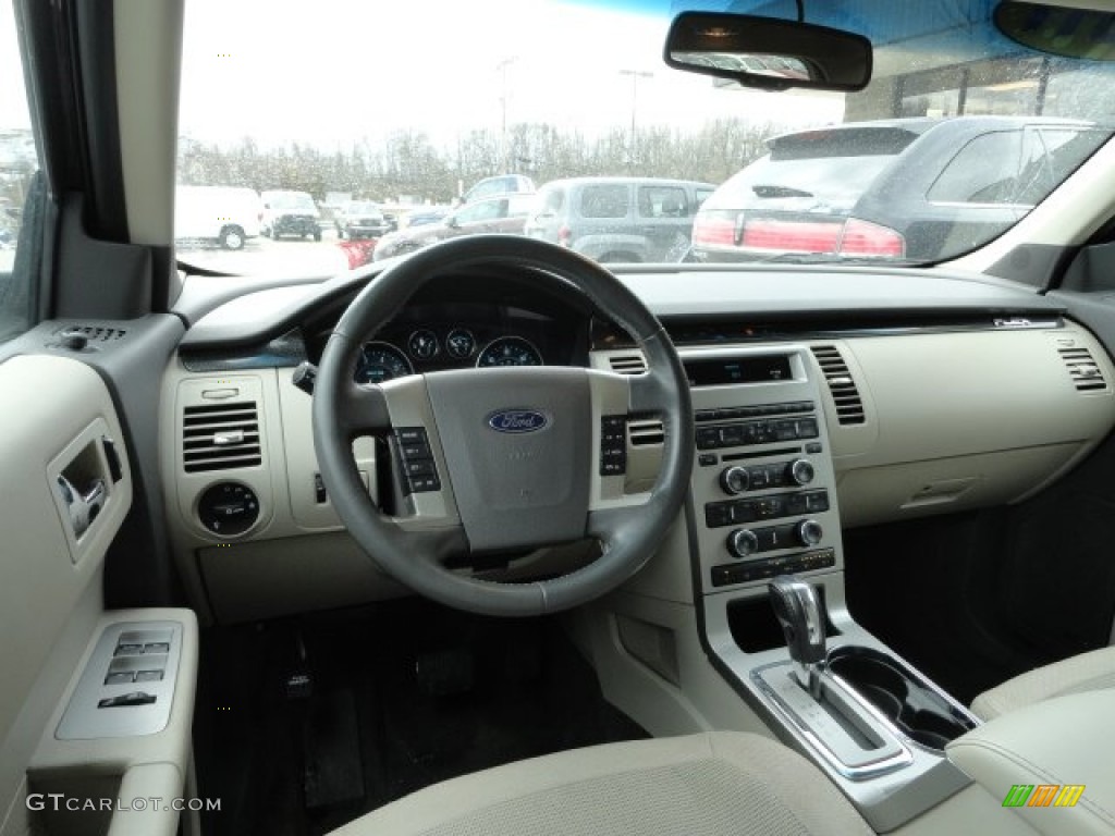 2011 Ford Flex SE Medium Light Stone Dashboard Photo #59758498