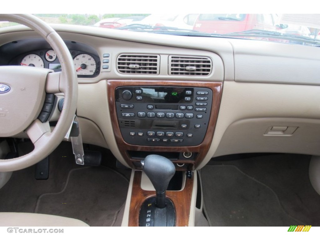 2004 Ford Taurus SEL Sedan Controls Photo #59760107
