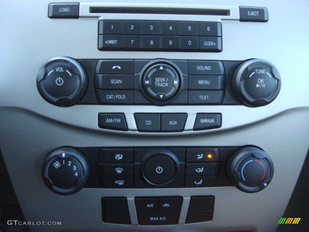 2009 Ford Focus SE Sedan Controls Photo #59769353