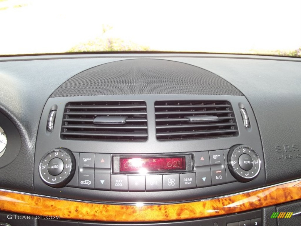 2009 Mercedes-Benz E 550 Sedan Controls Photo #59771616