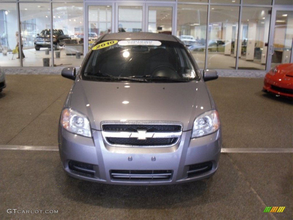 2010 Aveo LT Sedan - Medium Gray / Charcoal photo #2