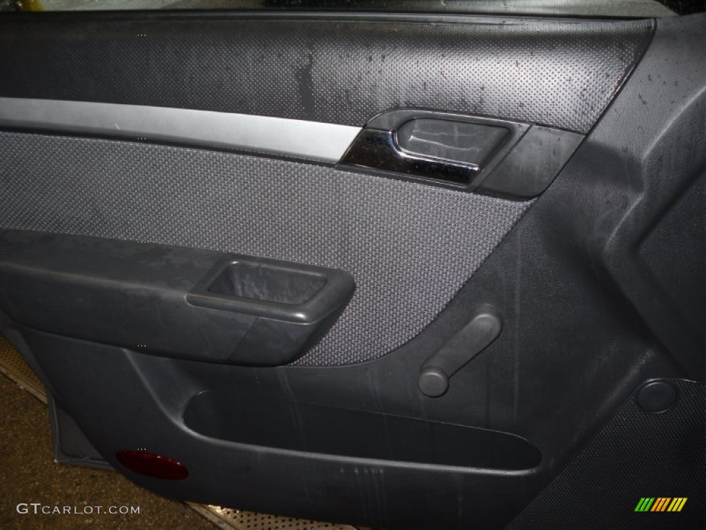 2010 Aveo LT Sedan - Medium Gray / Charcoal photo #15