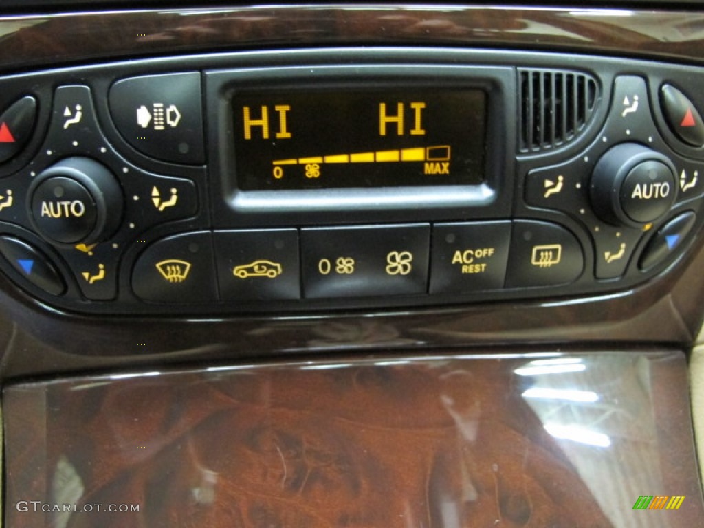 2004 Mercedes-Benz C 320 4Matic Wagon Controls Photo #59773793