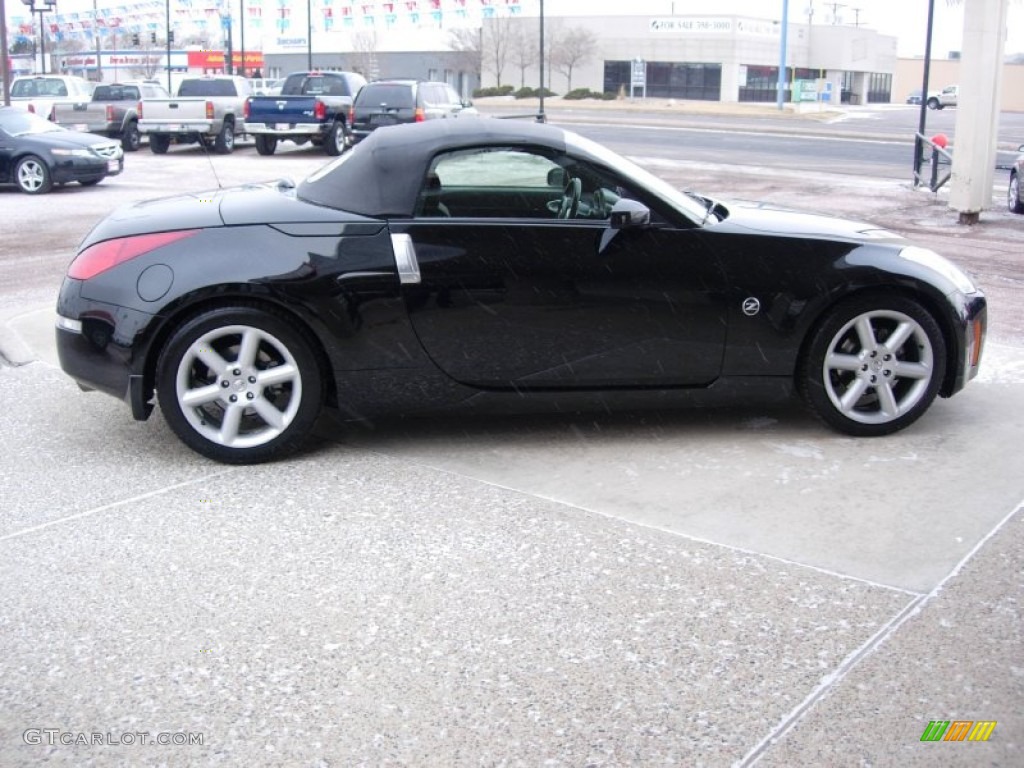 2004 350Z Touring Roadster - Super Black / Charcoal photo #4