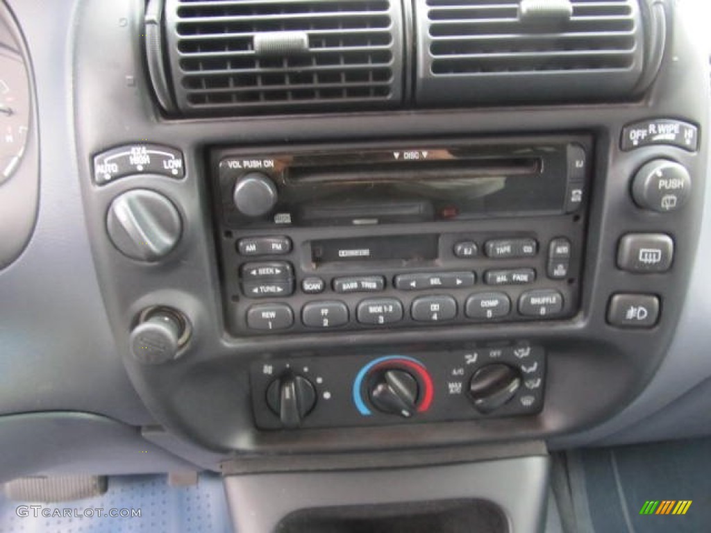 1998 Ford Explorer Sport 4x4 Audio System Photo #59775671