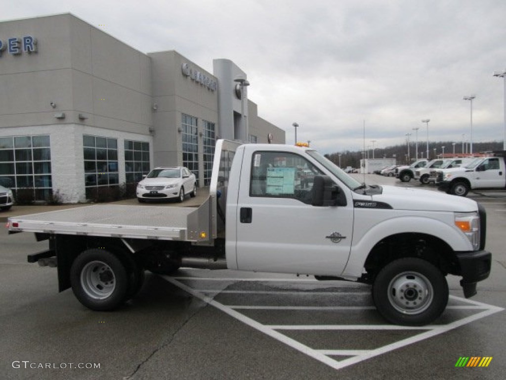 Oxford White 2012 Ford F350 Super Duty XL Regular Cab 4x4 Chassis Exterior Photo #59776184