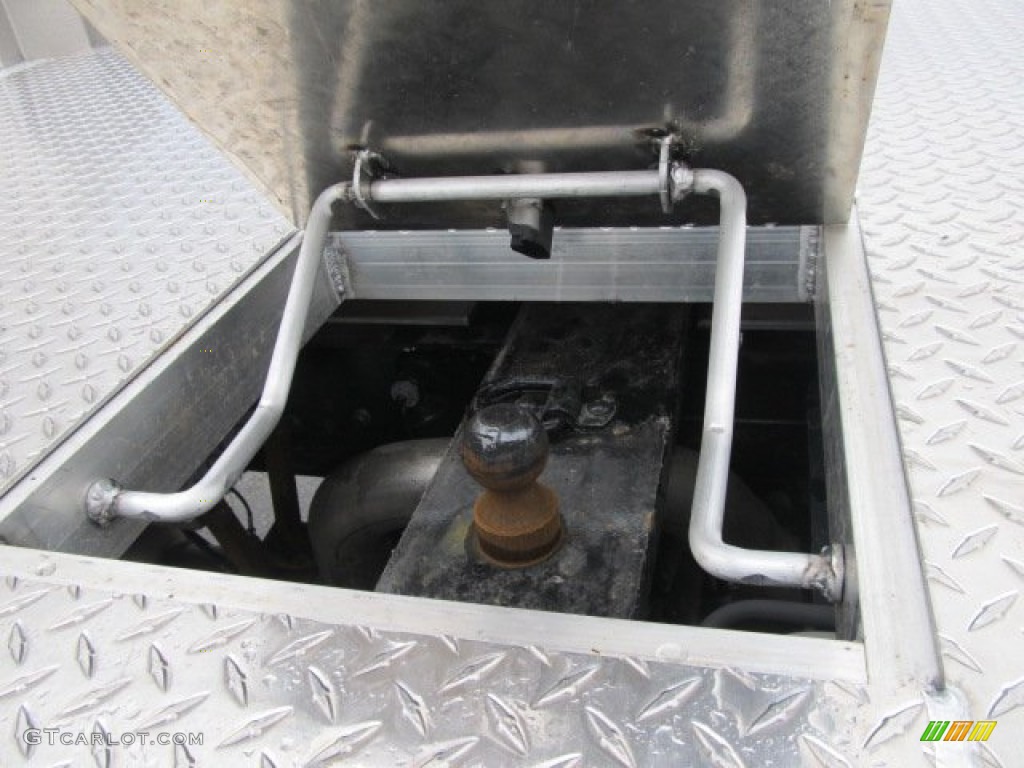 2012 F350 Super Duty XL Regular Cab 4x4 Chassis - Oxford White / Steel photo #15