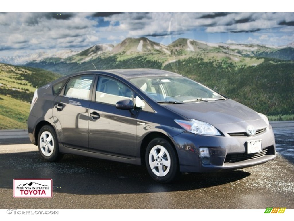 Winter Gray Metallic Toyota Prius