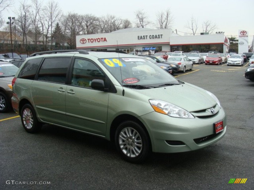 2009 Sienna LE AWD - Silver Pine Mica / Taupe photo #1