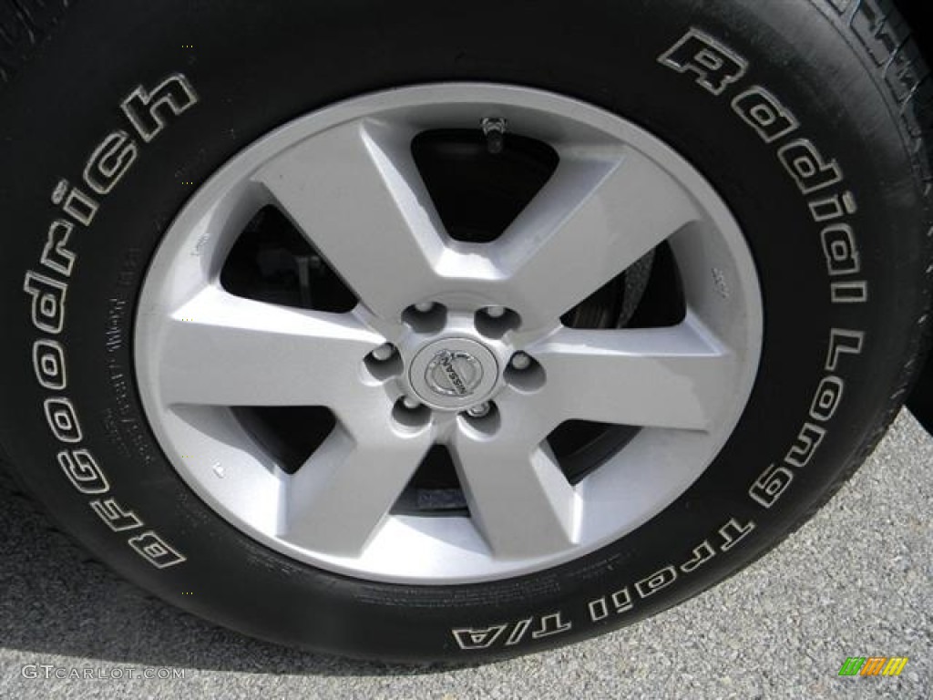 2010 Nissan Pathfinder SE Wheel Photos