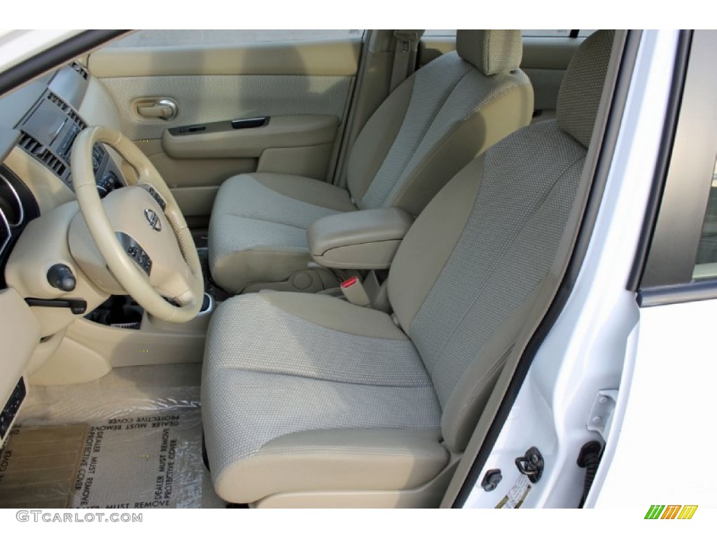 Beige Interior 2007 Nissan Versa SL Photo #59782085