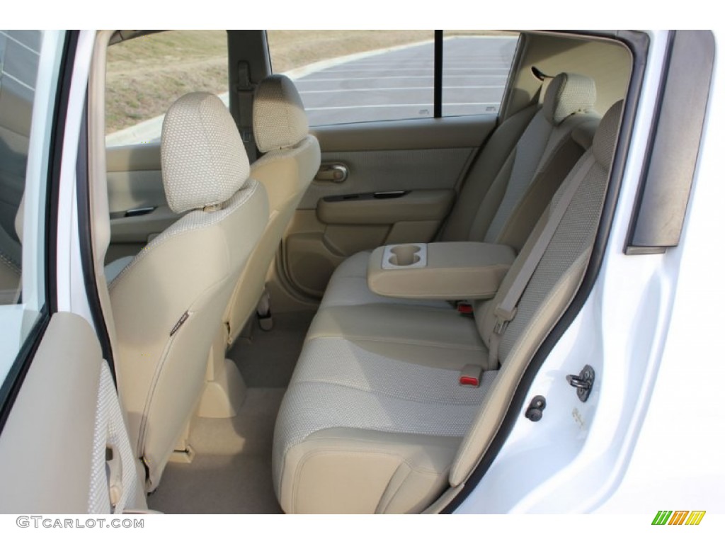 2007 Nissan Versa SL Interior Color Photos