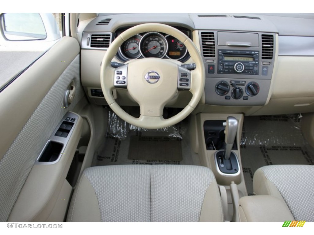 2007 Nissan Versa SL Controls Photo #59782166
