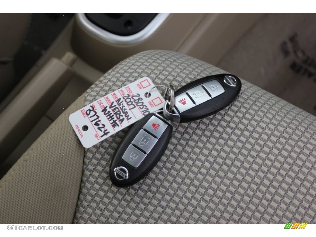 2007 Nissan Versa SL Keys Photo #59782250