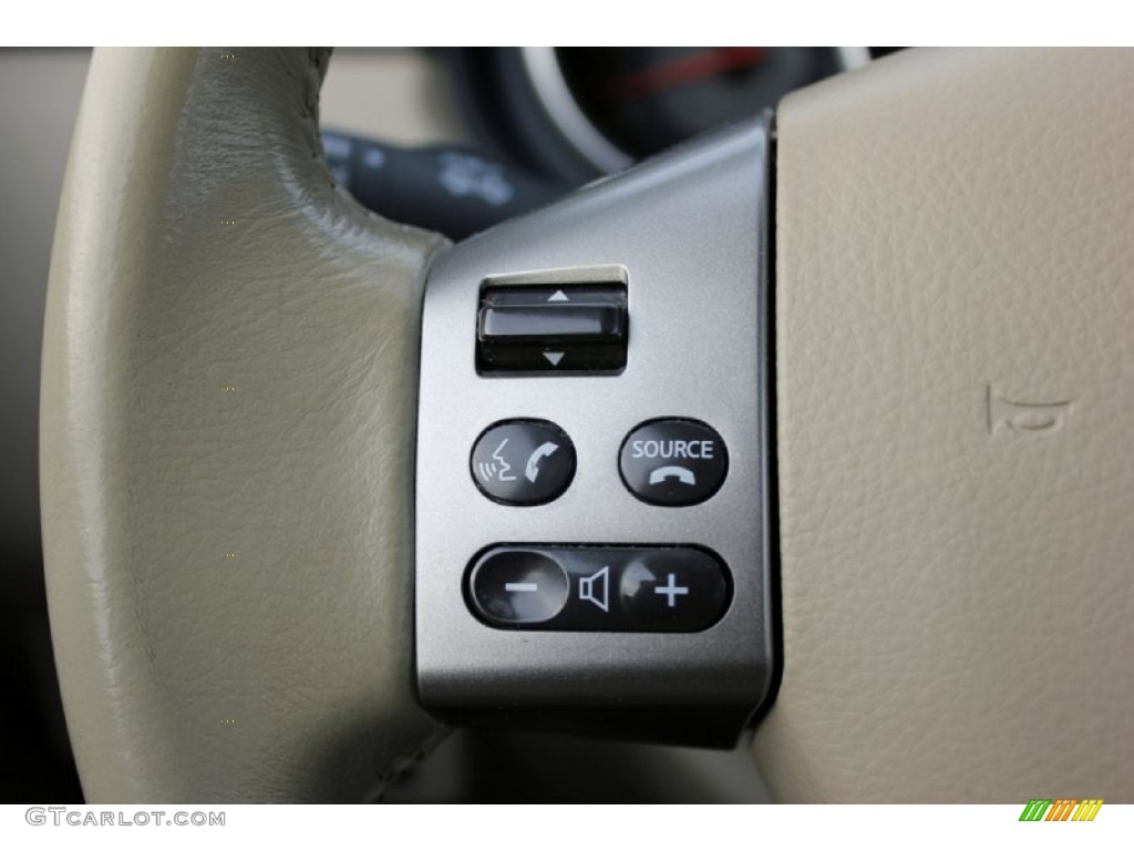 2007 Nissan Versa SL Controls Photo #59782309