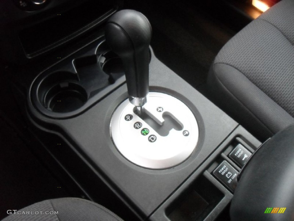 2006 Mitsubishi Endeavor LS Transmission Photos
