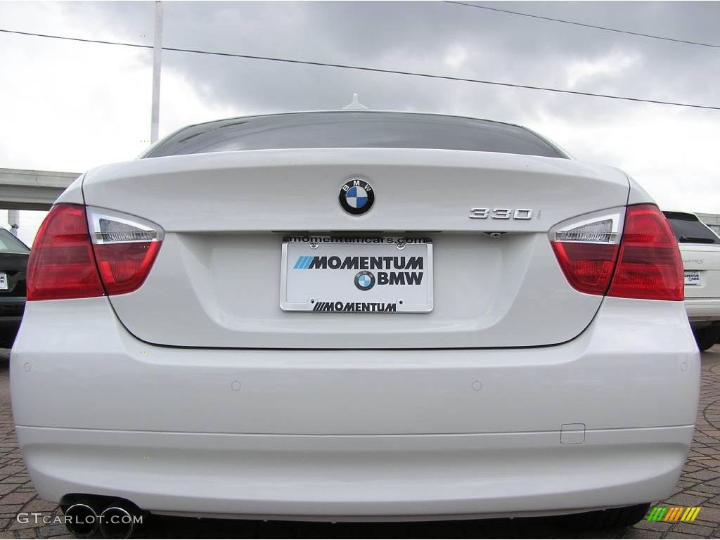 2006 3 Series 330i Sedan - Alpine White / Black photo #4