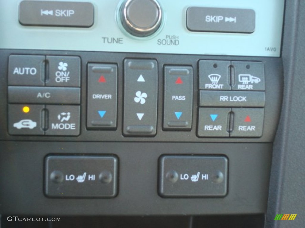 2010 Honda Pilot Touring Controls Photo #59783447