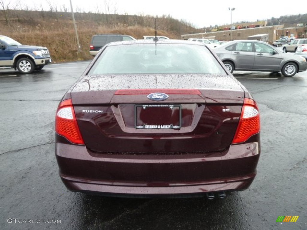 2011 Fusion SE - Bordeaux Reserve Metallic / Medium Light Stone photo #3