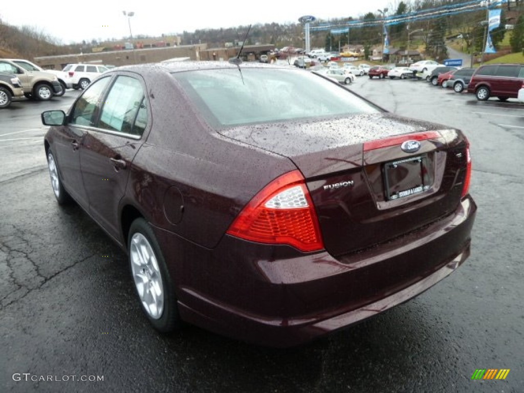 2011 Fusion SE - Bordeaux Reserve Metallic / Medium Light Stone photo #4