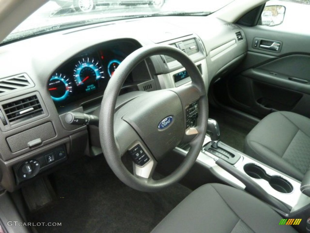 2011 Fusion SE - Bordeaux Reserve Metallic / Medium Light Stone photo #12