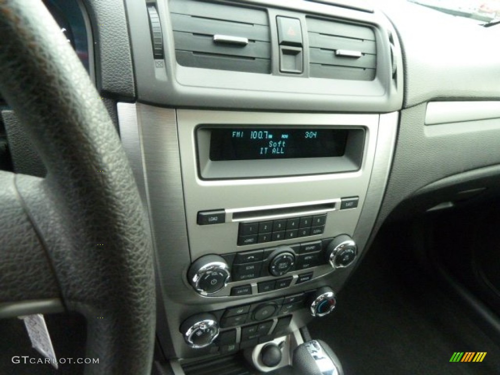 2011 Fusion SE - Bordeaux Reserve Metallic / Medium Light Stone photo #13