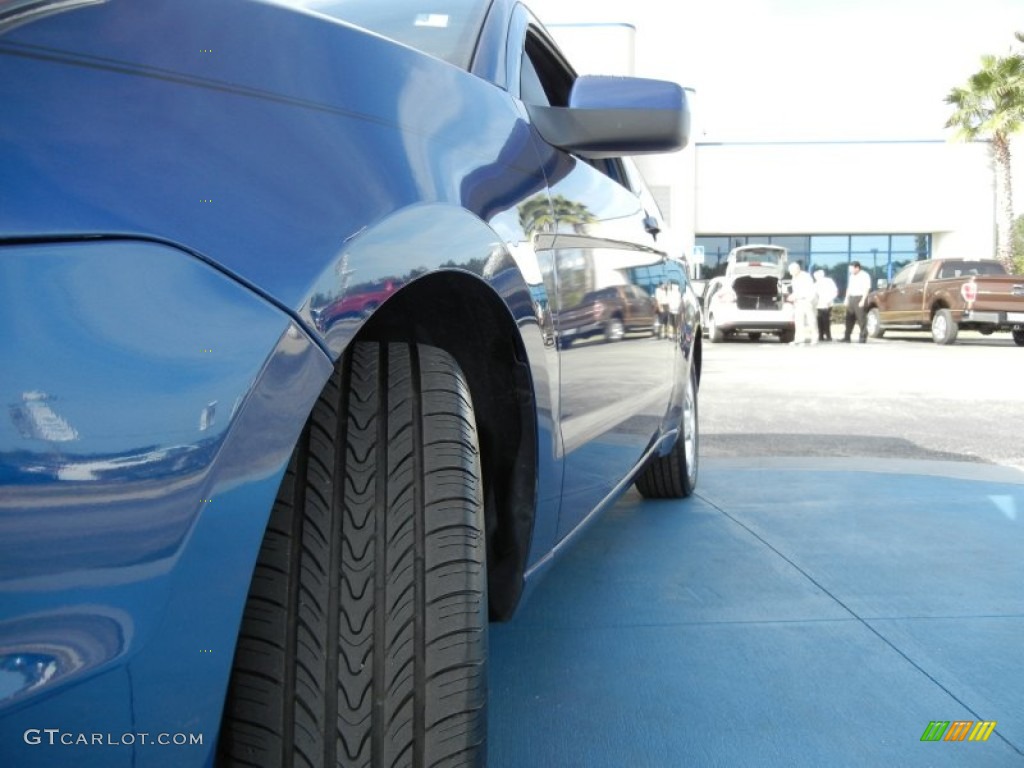 2009 Focus SE Coupe - Vista Blue Metallic / Charcoal Black photo #11