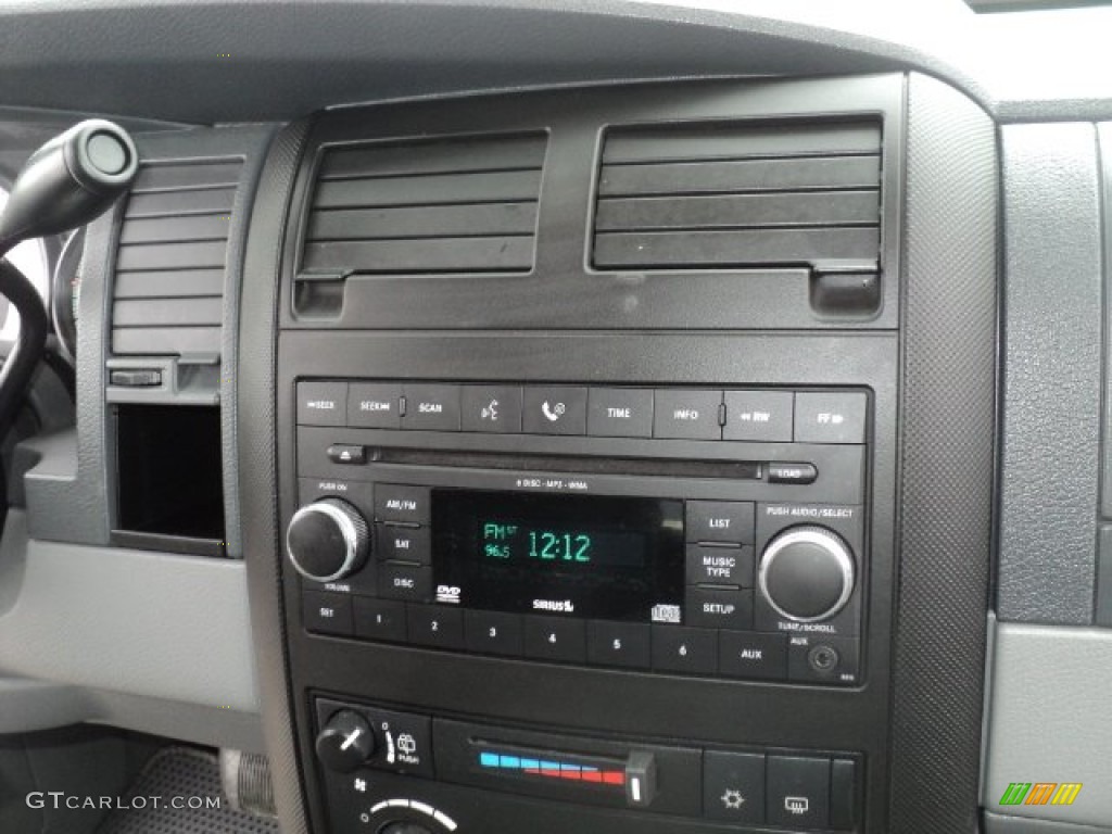 2008 Dodge Durango SXT Audio System Photo #59788675