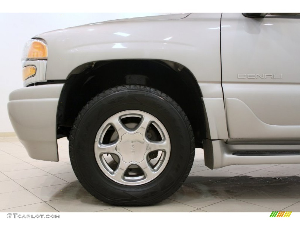 2004 Yukon Denali AWD - Silver Birch Metallic / Stone Gray photo #24