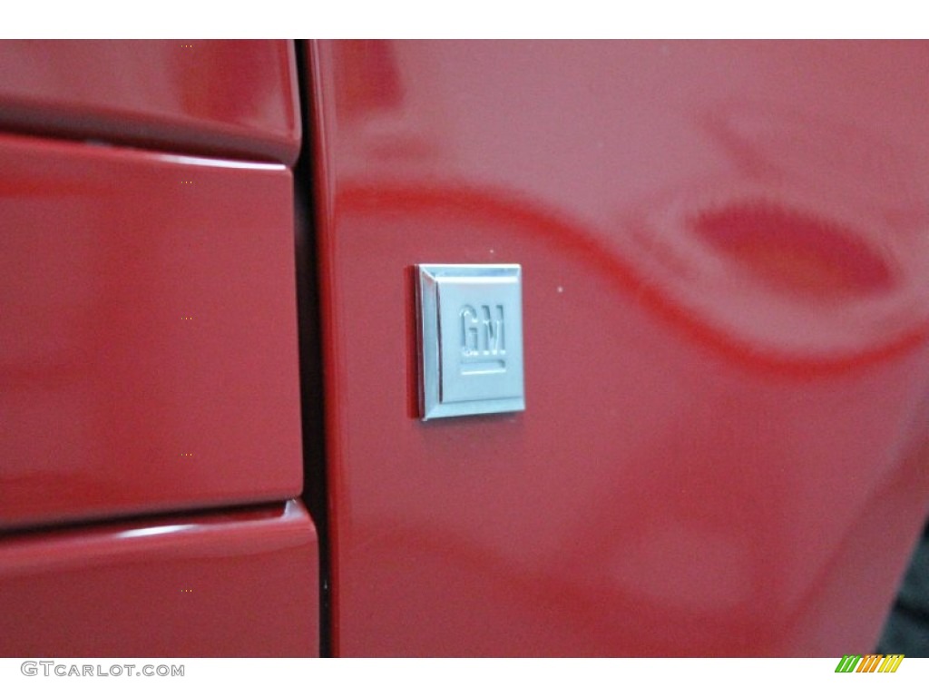 2007 Pontiac Grand Prix GXP Sedan Marks and Logos Photos