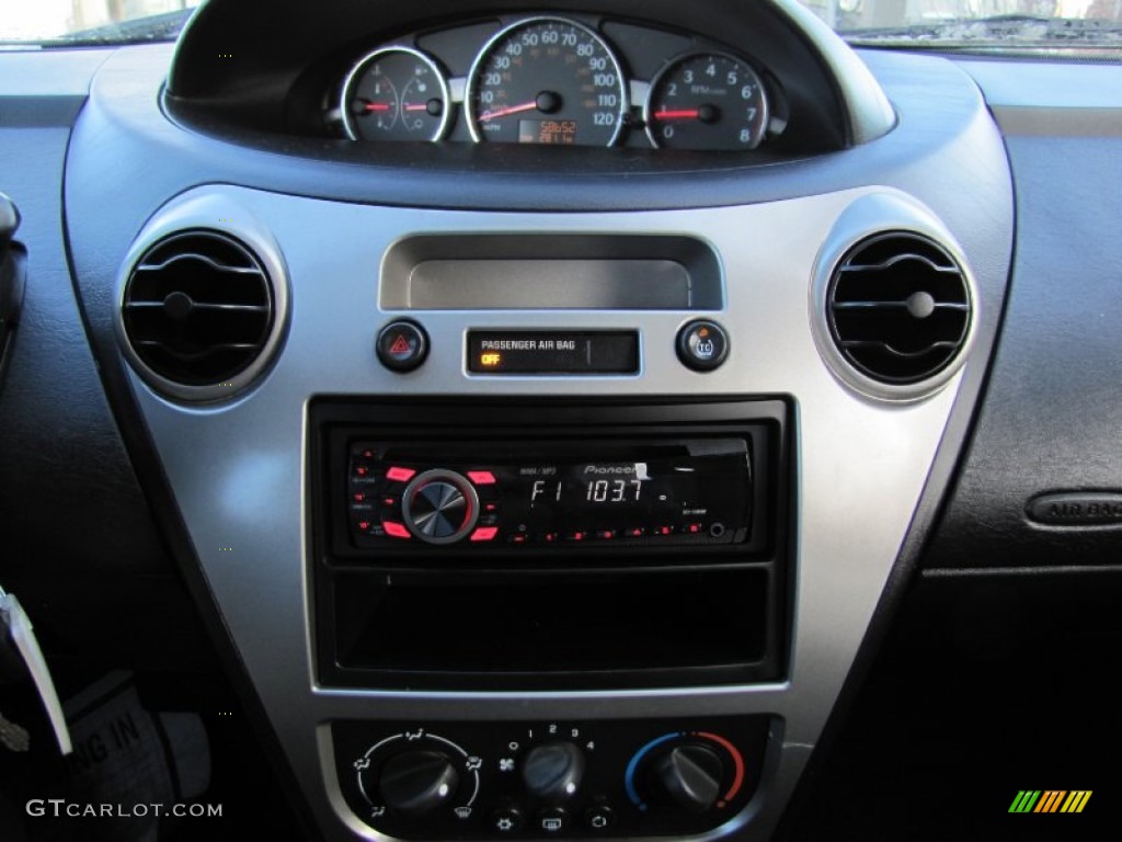 2007 Saturn ION 2 Quad Coupe Controls Photo #59794829
