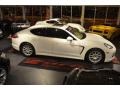 Carrara White - Panamera V6 Photo No. 7