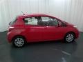 Absolutely Red - Yaris LE 5 Door Photo No. 4