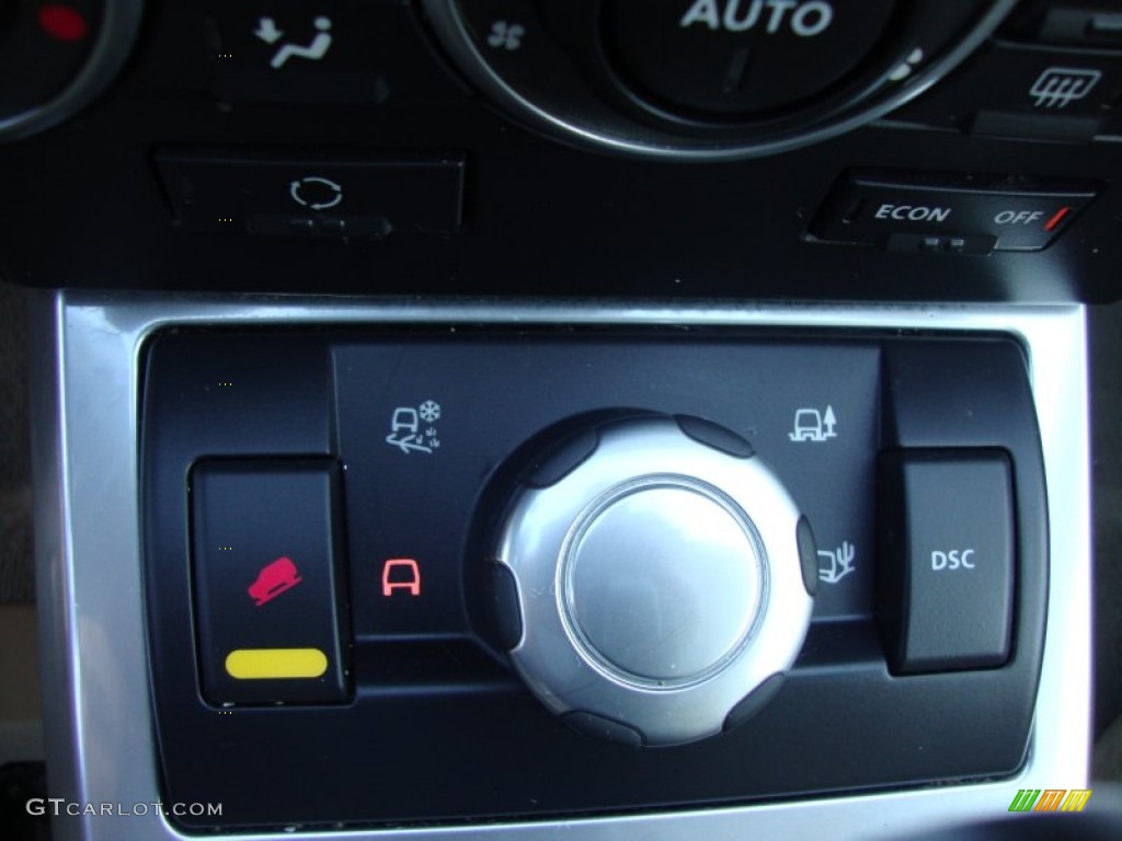 2009 Land Rover LR2 HSE Controls Photo #59800746