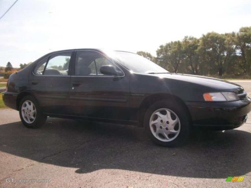 1998 Altima GXE - Super Black / Gray photo #1