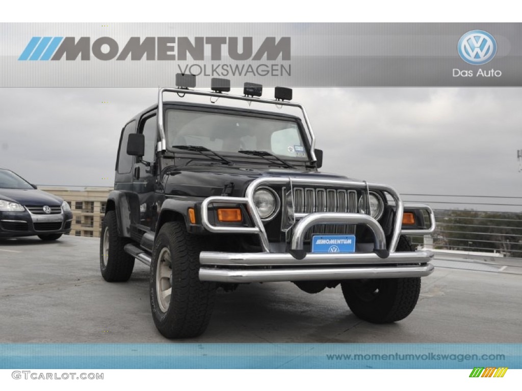 2002 Wrangler Sahara 4x4 - Black / Camel Beige/Dark Green photo #1