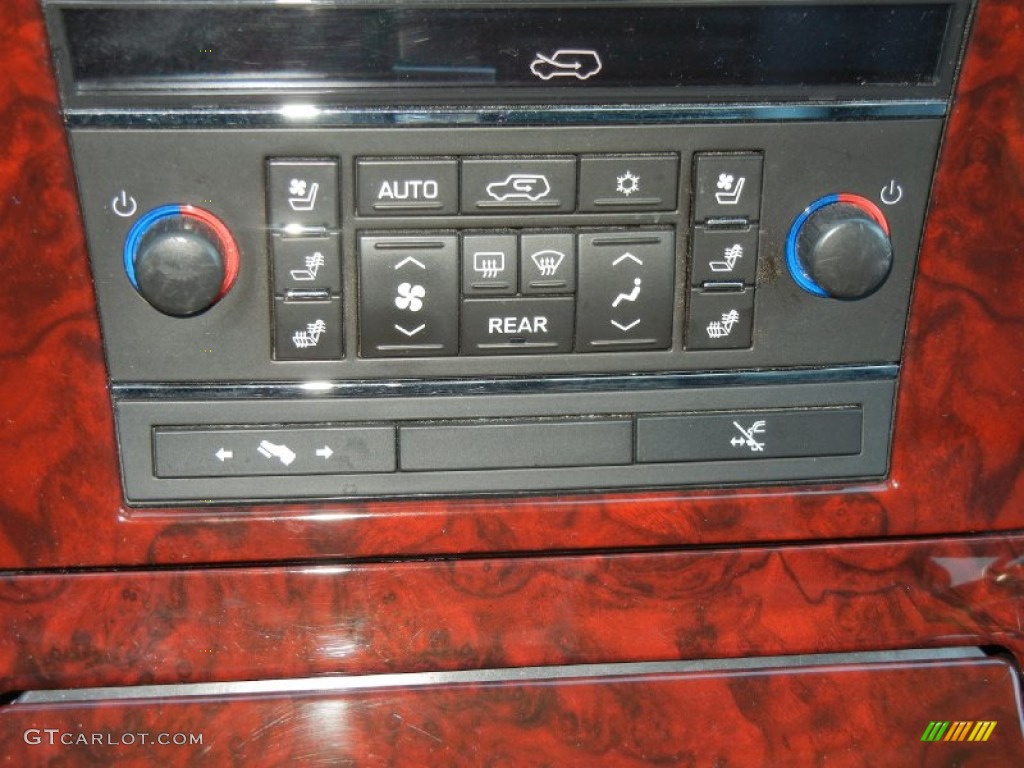 2010 Cadillac Escalade Premium Controls Photos