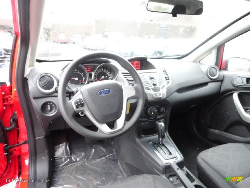 2012 Ford Fiesta SE Hatchback Charcoal Black Dashboard Photo #59804520